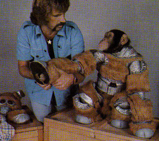 Illustration for article titled The Robot Dog From Battlestar Galactica Was A Chimp In Costume